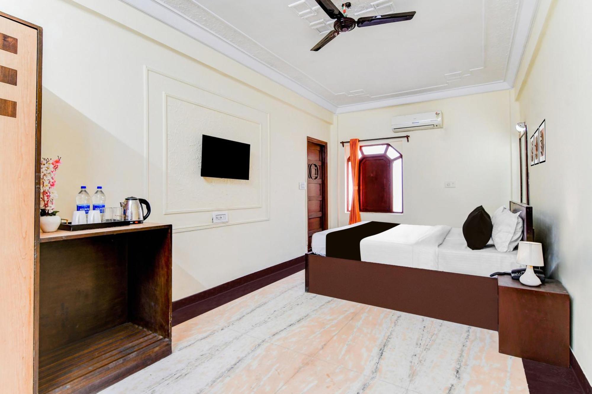 Super O Lenin Sarani Hotel *