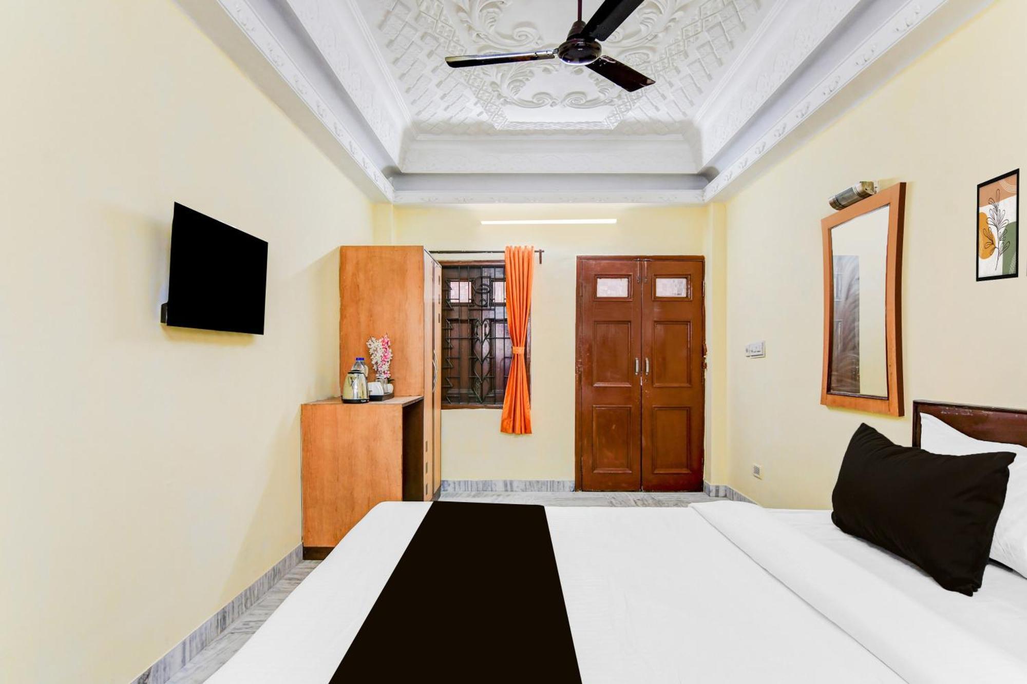 Hotel Super O Lenin Sarani *
